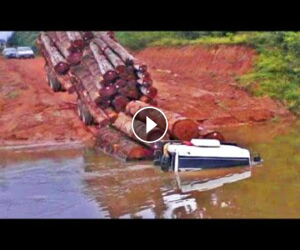 Dangerous Crazy Trucks Driving Skills  ! Crossing River & Extremely Bad Muddy Roads